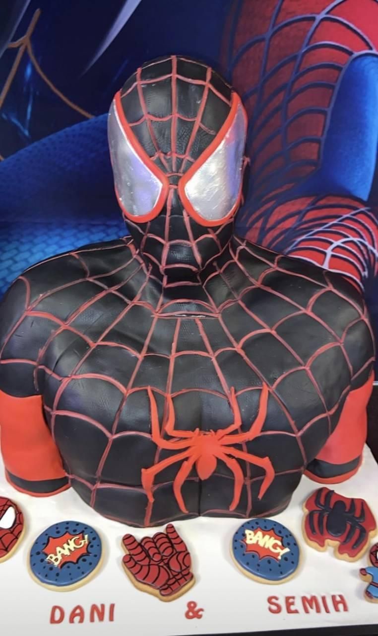 3d-spiderman-cake