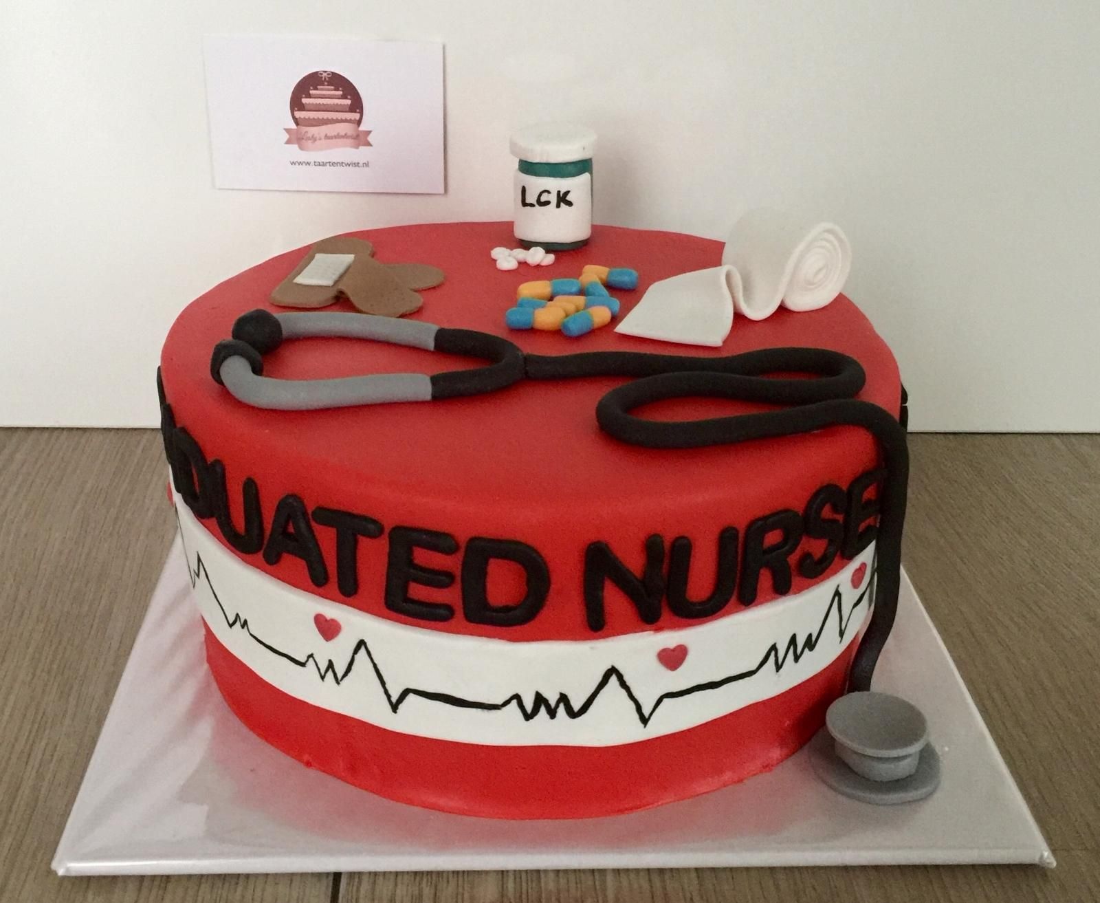 docter nurse cake